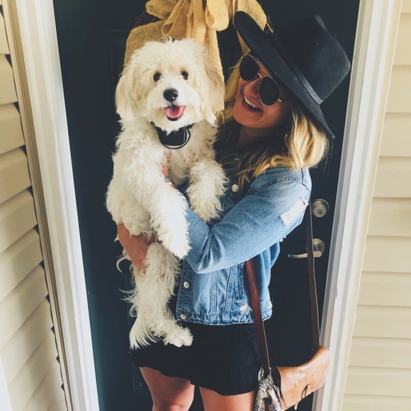 Meet your Posher, Emily - Picture 1 of 1